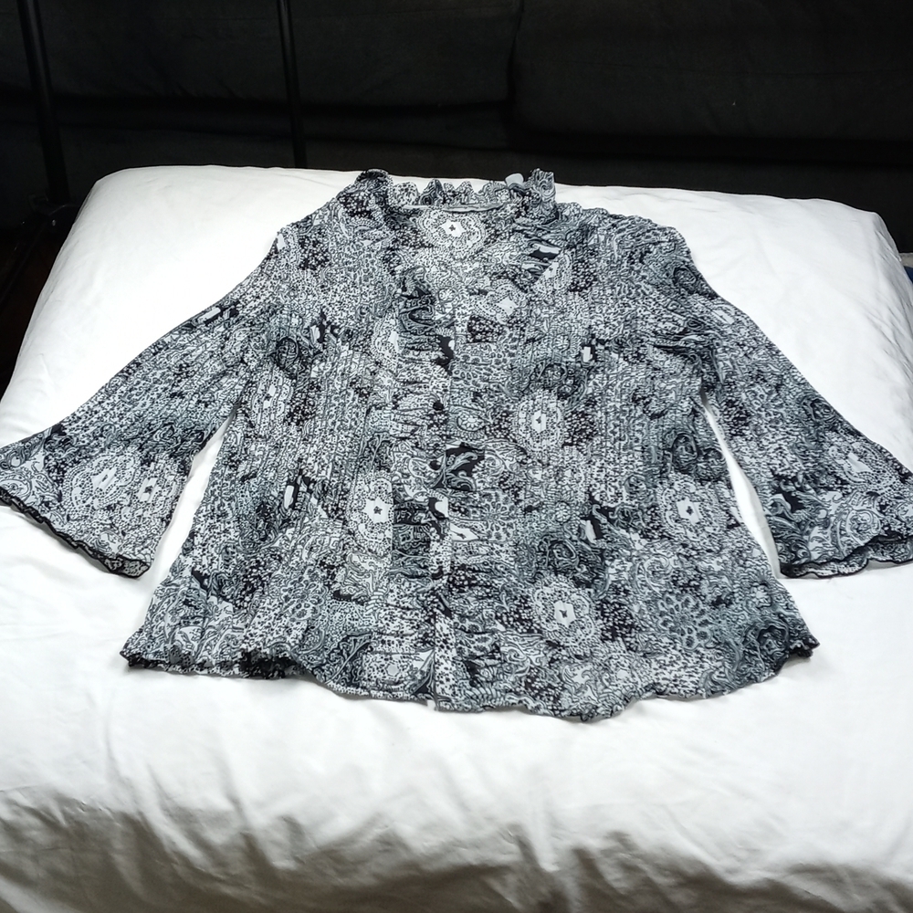 Signature by Larry Levine womens button down blouse